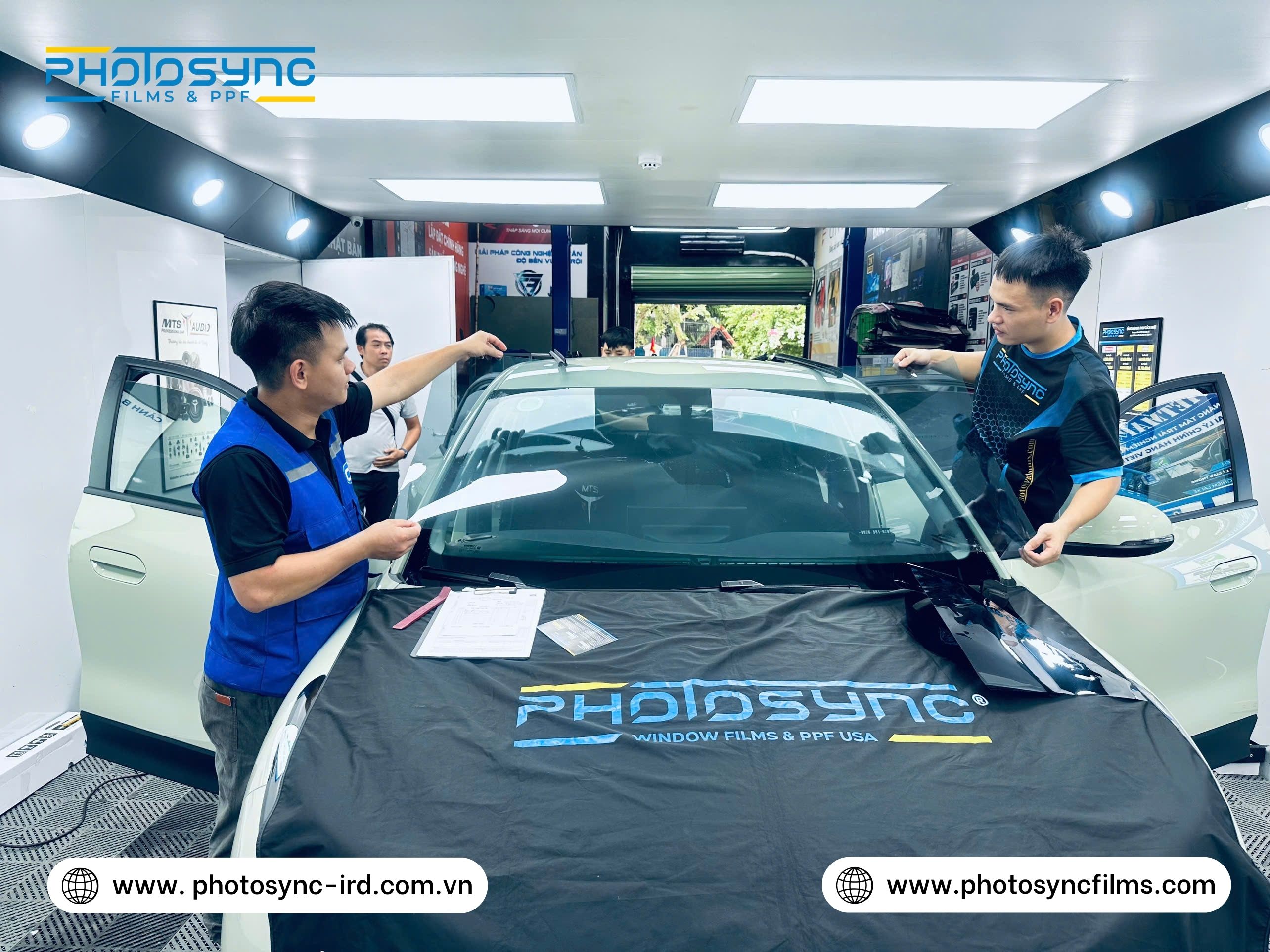 Phim cách nhiệt Photosync: Giải pháp chống nóng toàn diện cho GEELY EX2
